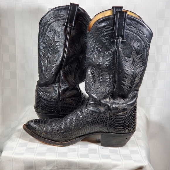 Tony Lama Cowboy Boots - Picture 5 of 10